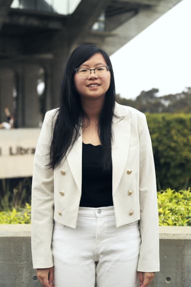 Photo of Angela Hu